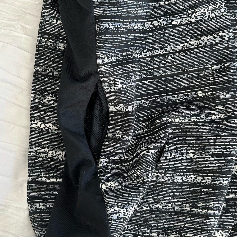 NIKE Women’s Full Zip Hoodie THERMA FIT Black/Gray/White Brushed Fleece Thumb M - Picture 9 of 15